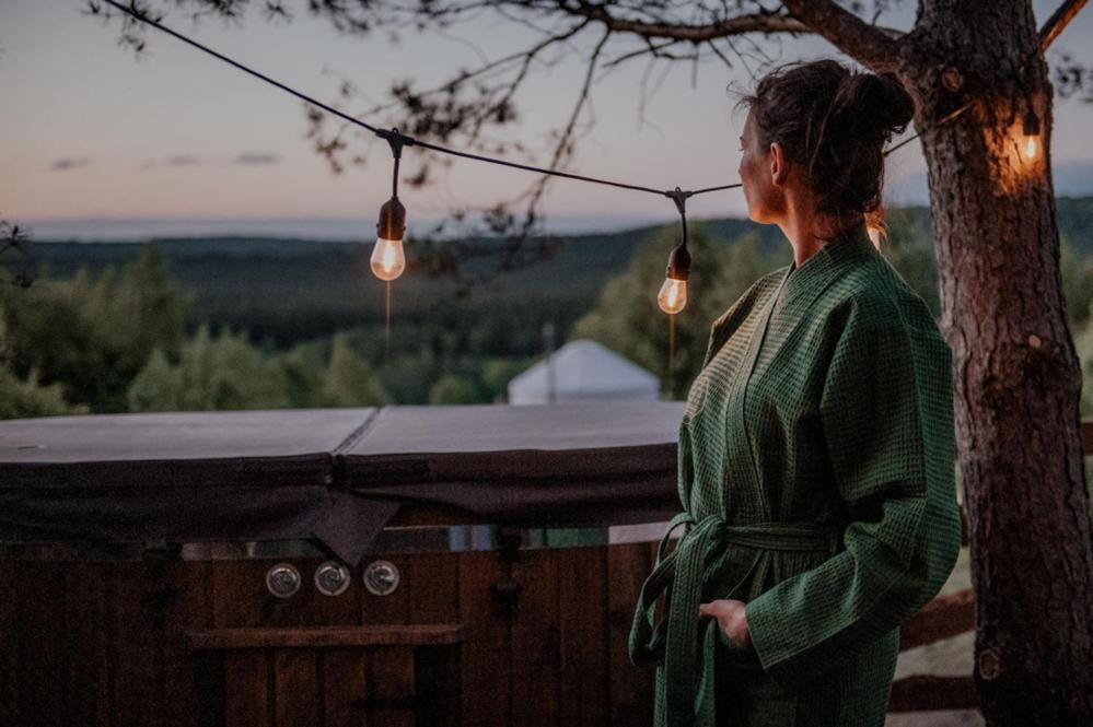Jurty Z Widokiem, Prywatna Balia- Dzikolas Glamping Krasnobród Exterior foto