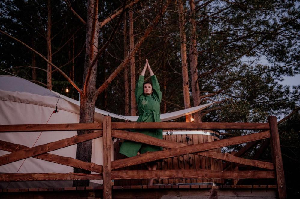 Jurty Z Widokiem, Prywatna Balia- Dzikolas Glamping Krasnobród Exterior foto