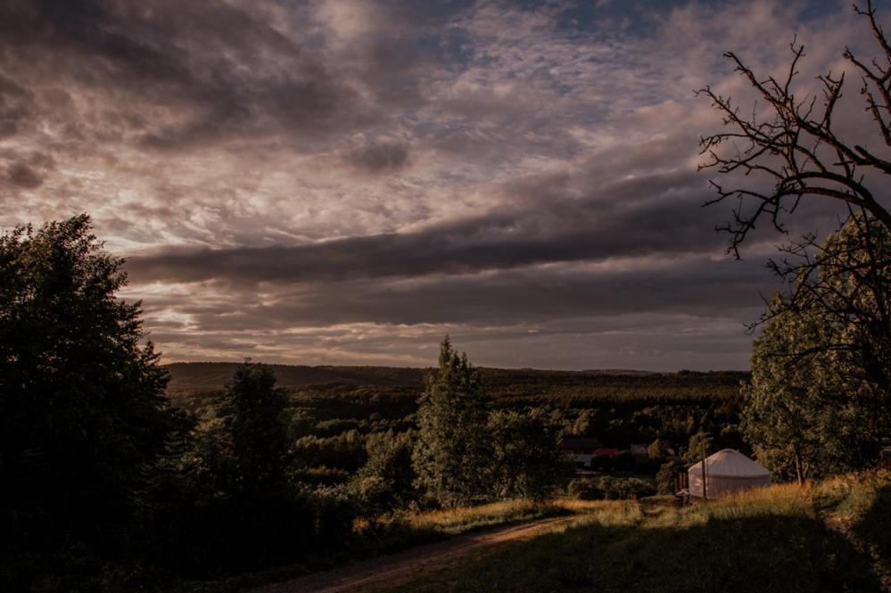 Jurty Z Widokiem, Prywatna Balia- Dzikolas Glamping Krasnobród Exterior foto