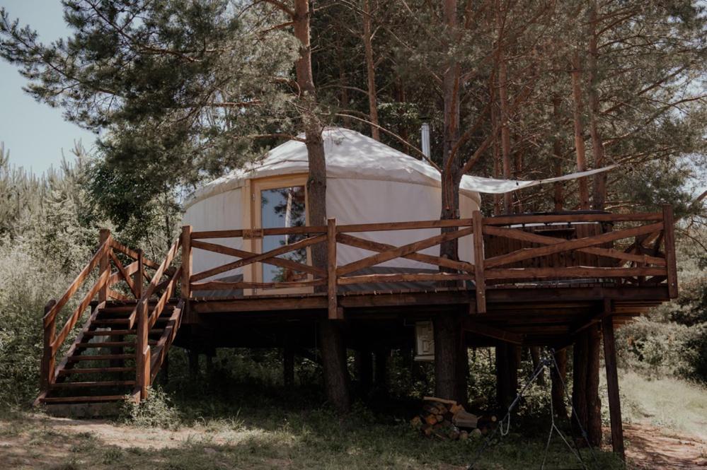 Jurty Z Widokiem, Prywatna Balia- Dzikolas Glamping Krasnobród Exterior foto