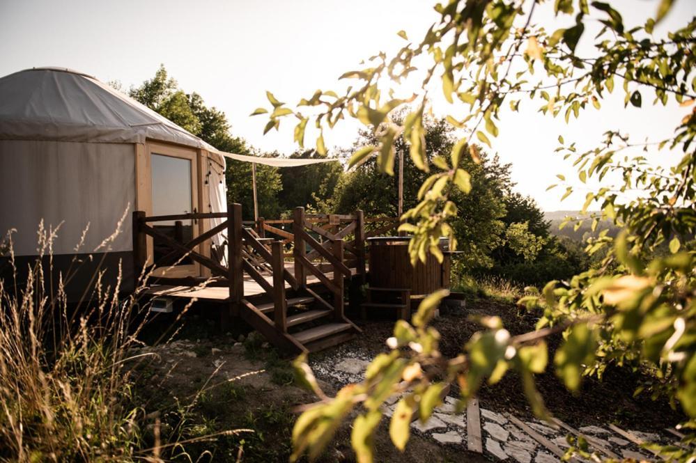 Jurty Z Widokiem, Prywatna Balia- Dzikolas Glamping Krasnobród Exterior foto