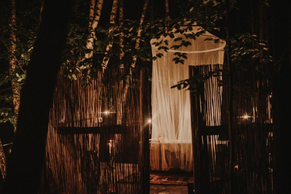 Jurty Z Widokiem, Prywatna Balia- Dzikolas Glamping Krasnobród Exterior foto