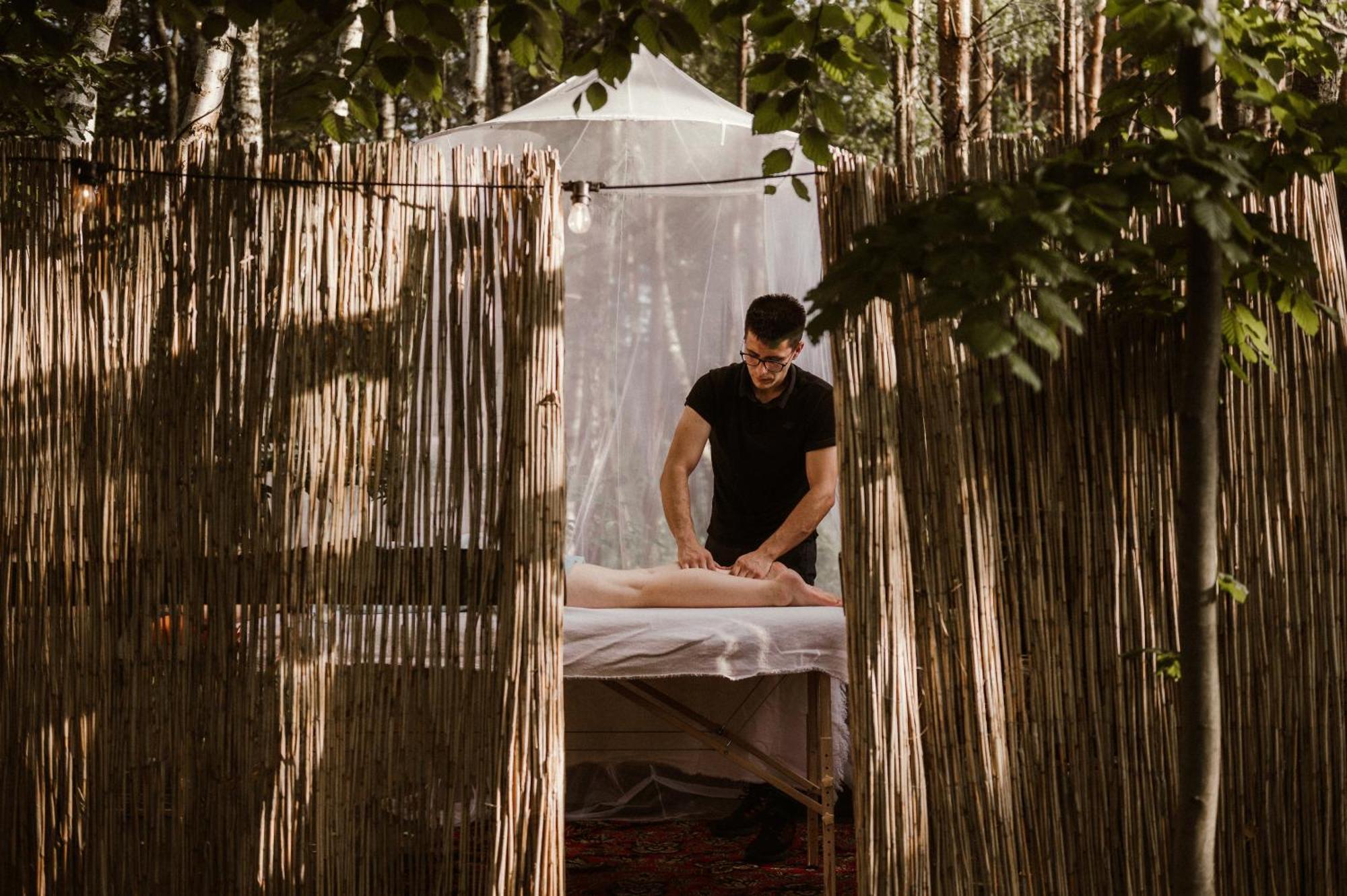 Jurty Z Widokiem, Prywatna Balia- Dzikolas Glamping Krasnobród Exterior foto